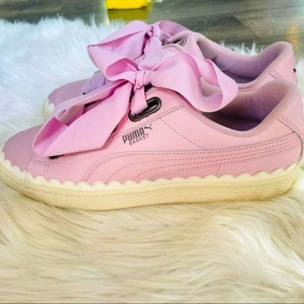 Womens Puma Sneaker Basket Heart Pink with Scallop size 10 NWOT